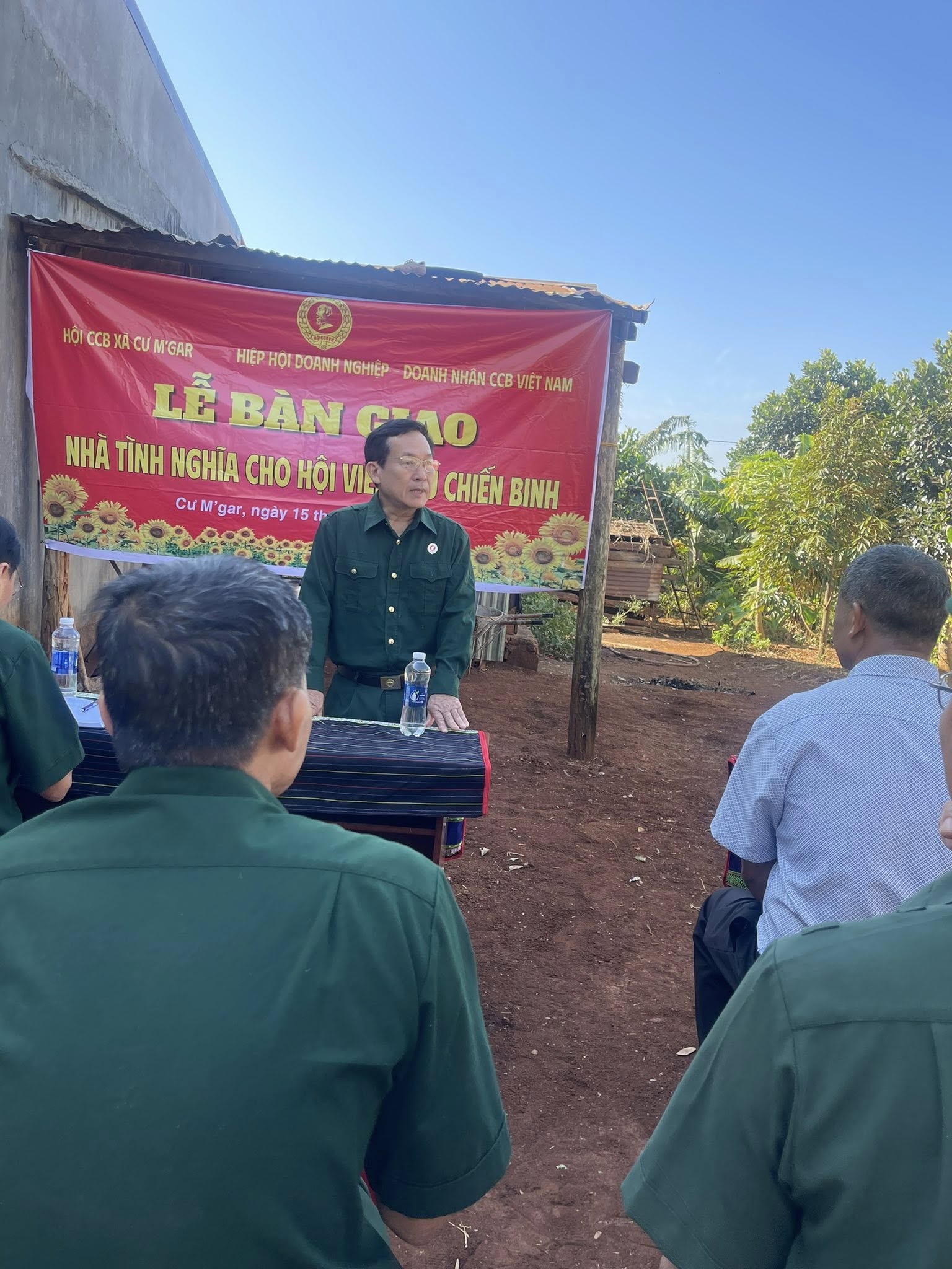 BÀN GIAO NHÀ TÌNH NGHĨA CHO HỘI VIÊN CỰU CHIẾN BINH TẠI BUÔN HUK A, XÃ CƯ M’GAR